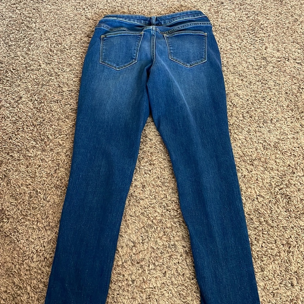 Universal Thread Women’s Jeans - Picture 4 of 4
